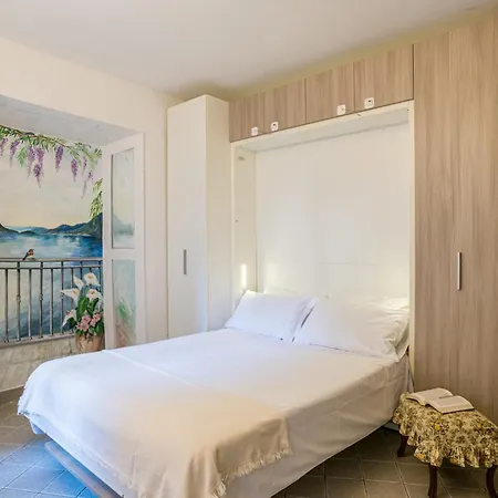 Guesthost - Wisteria Dreams - Comfy Studio-flat