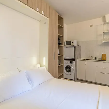 Guesthost - Wisteria Dreams - Comfy Studio-flat *